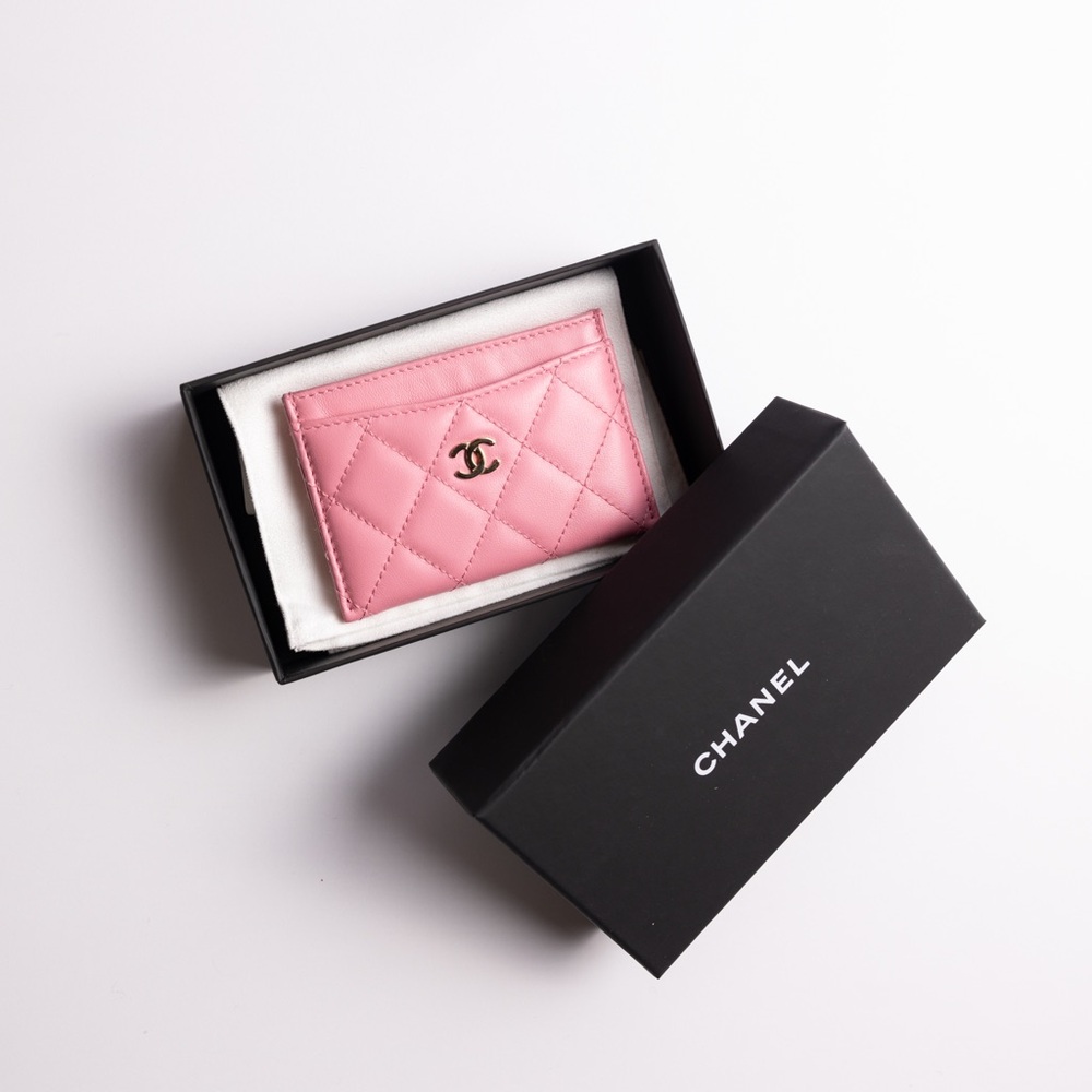 NWT Authentic Chanel Lambskin Cardholder in Pink